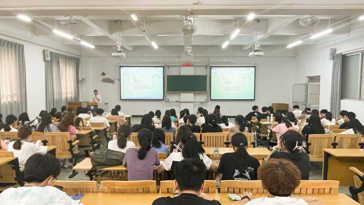 化学与材料工程学院：举办“我听见TA的优秀”考研分享会