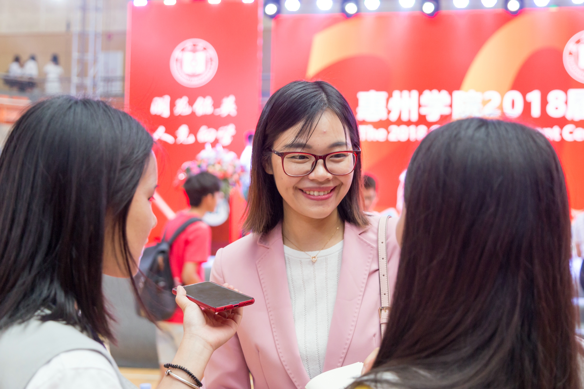 首页 惠院人物 在班主任张小良老师的初次印象中,陈柔羲校友内向寡言