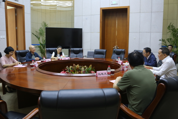 中国社科院近代史研究所与我校东江文化研究院举行学术座谈