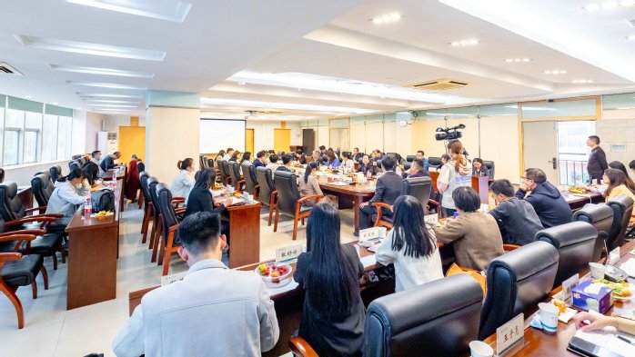 【党史学习教育】全国政协委员、旭日集团副董事长兼总经理杨勋先生与我校辅导员队伍共话新时代大学生健康成长