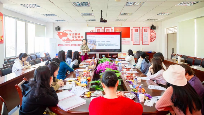 我校举办第十三期“相约美丽”主题活动暨杨雪梅劳模和工匠人才创新工作室系列活动