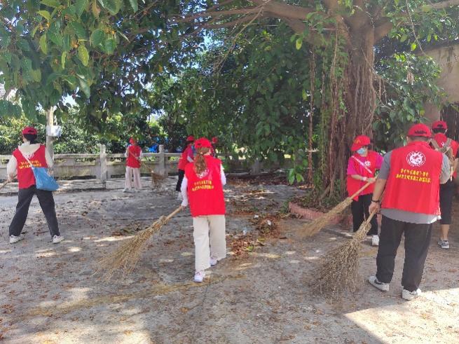 生命科学学院：省农村科技特派员陈善仪团队带领师生在普宁调研家乡风貌