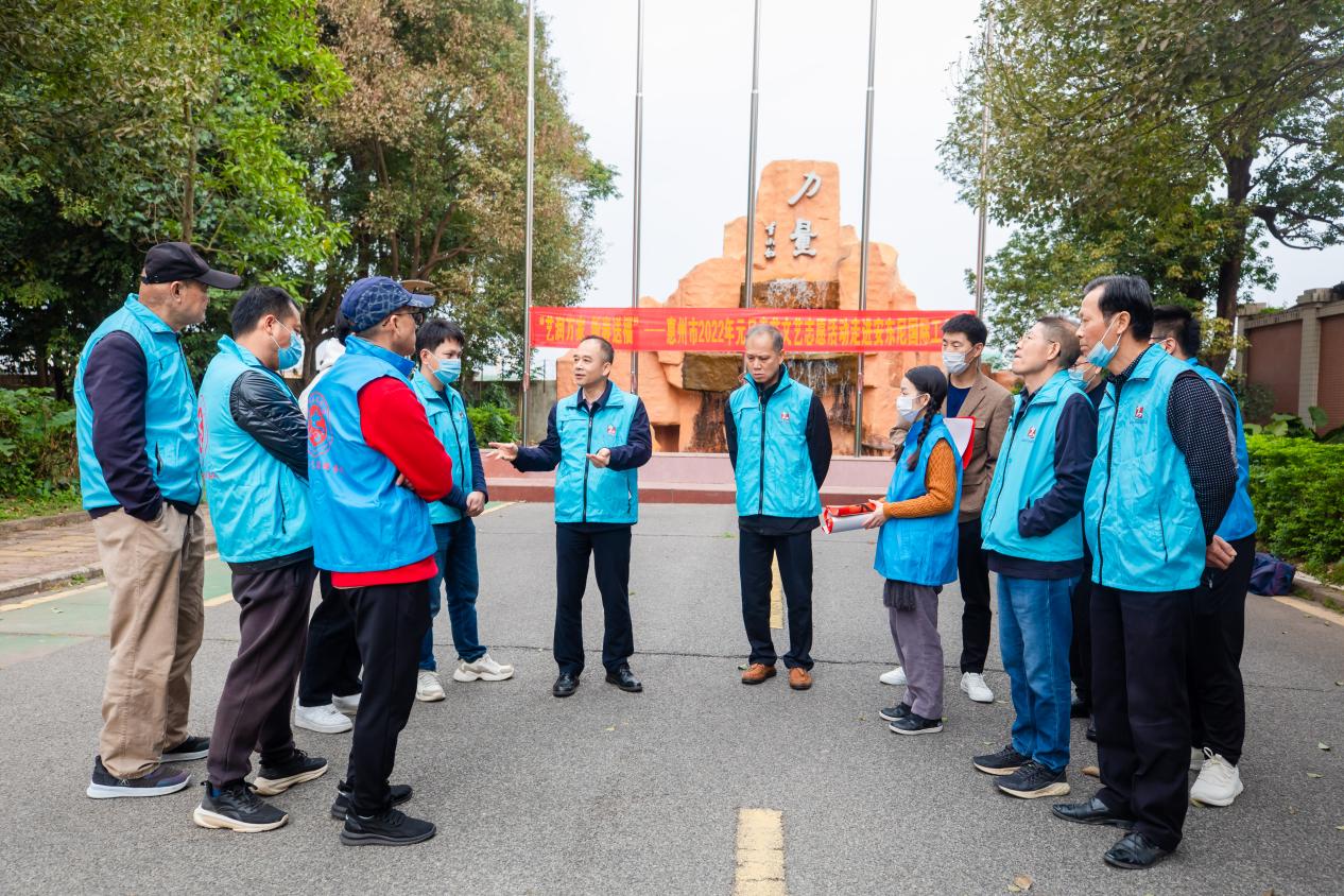 【党史学习教育】旭日广东服装学院联合惠州市书法家协会到校友企业开展“艺润万家·新春送福”志愿活动